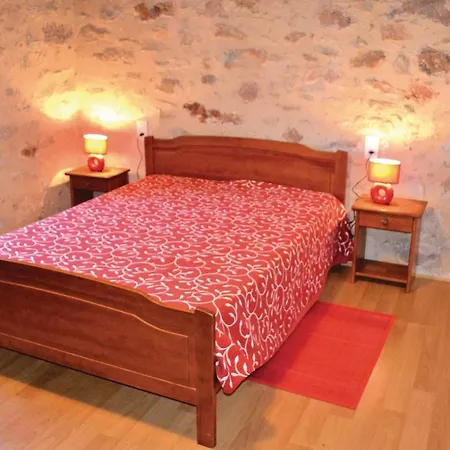 Holiday home Two-bedroom In St. Bressou Saint-Bressou (Lot)